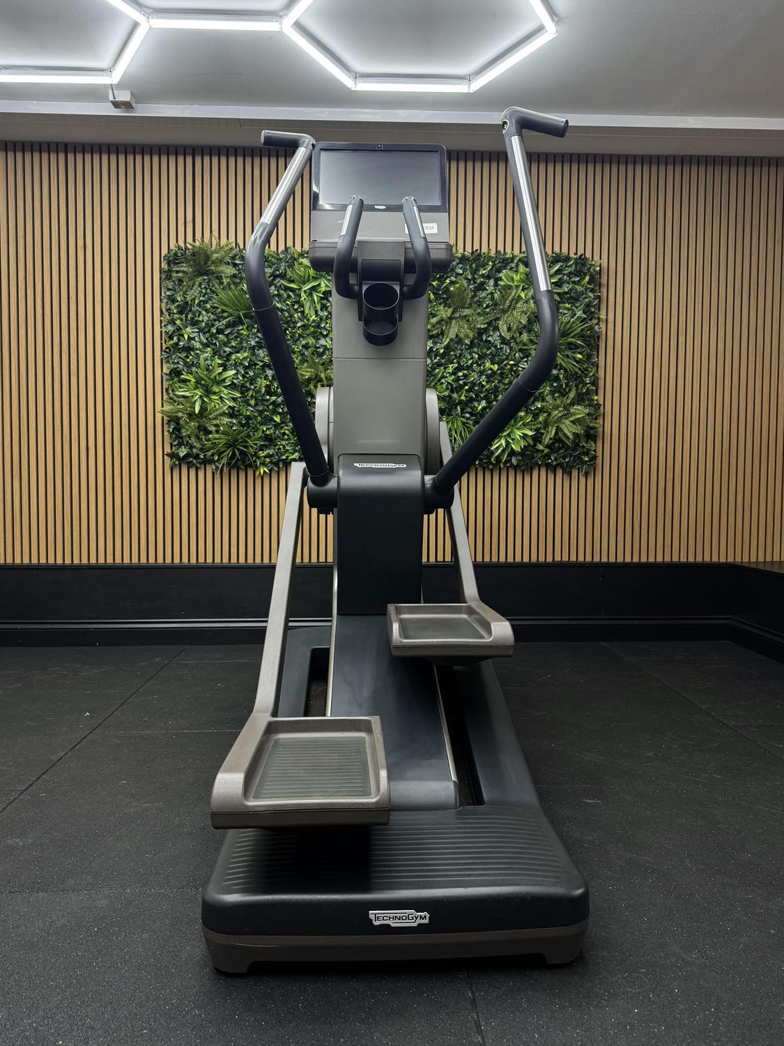 Technogym Artis Synchro Unity 2 (DB503V) Carbon Grey - Image 2