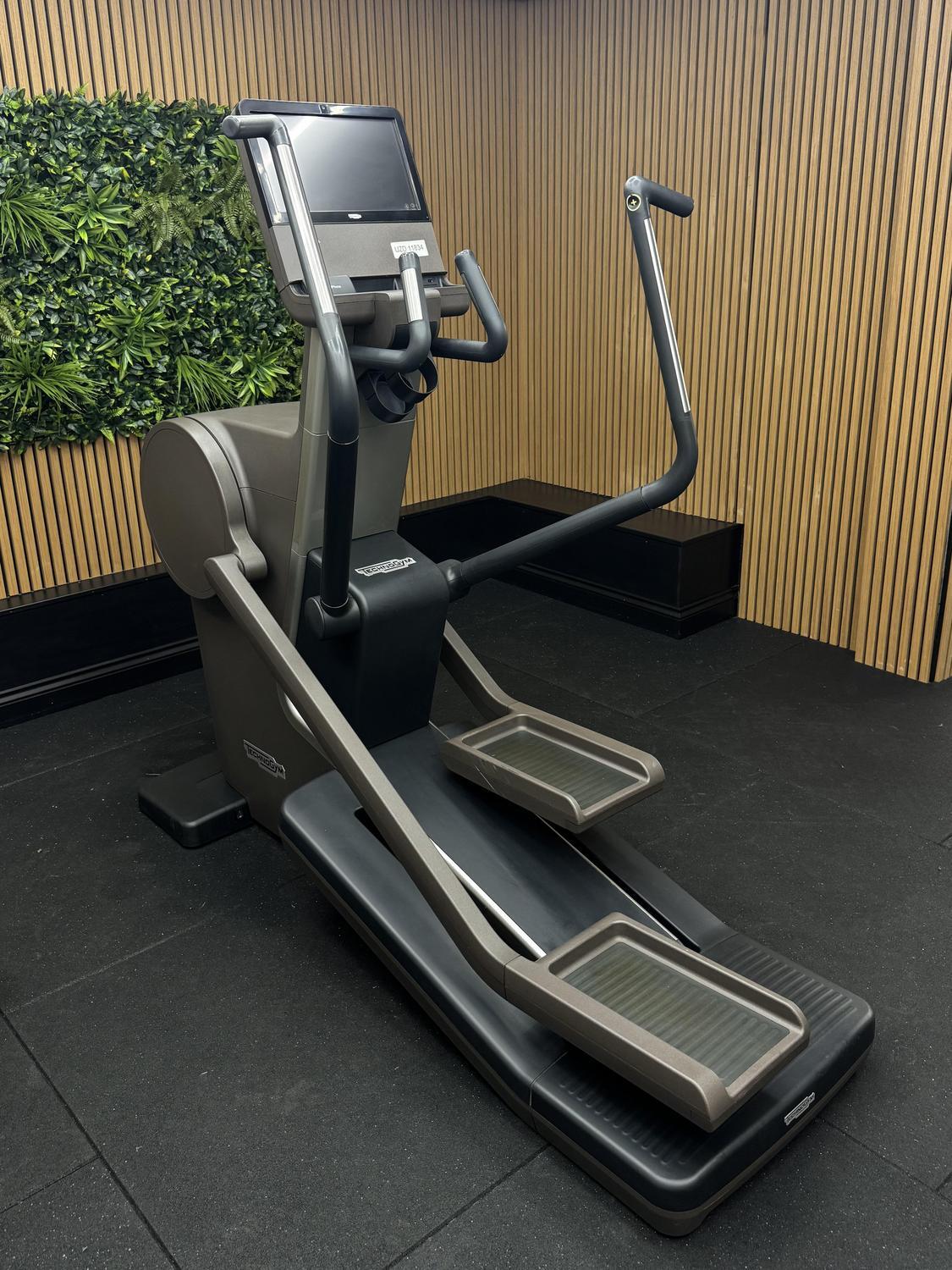 Technogym Artis Synchro Unity 2 (DB503V) Carbon Grey - Image 3