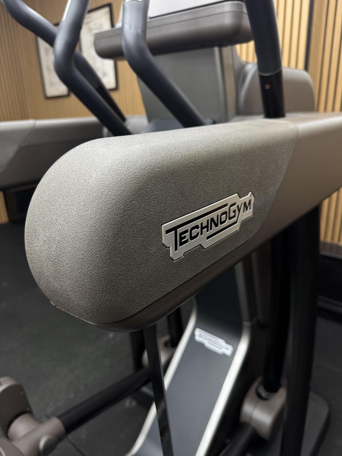 Technogym Artis Vario Unity 2 (DBF03V) Carbon Grey - Image 5