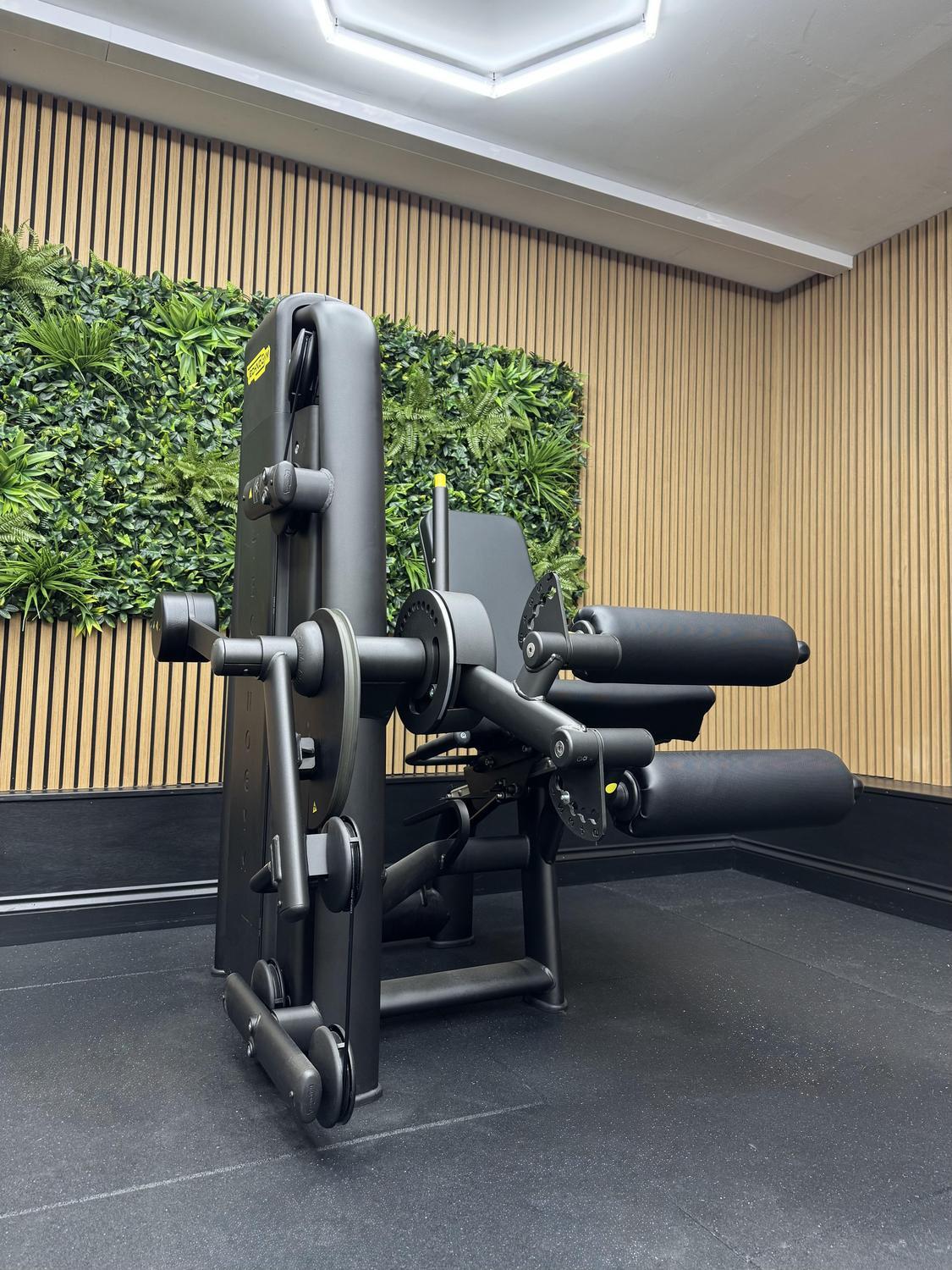 Technogym Selection 700 Dual Leg Ext/Leg Curl (MNMC) Meteor Black - Image 2