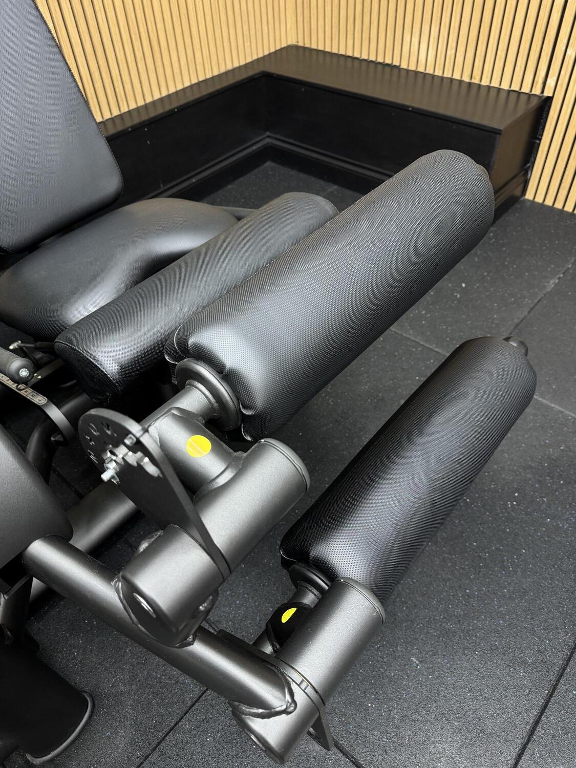 Technogym Selection 700 Dual Leg Ext/Leg Curl (MNMC) Meteor Black - Image 6