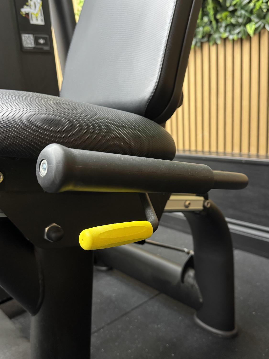 Technogym Selection 700 Dual Leg Ext/Leg Curl (MNMC) Meteor Black - Image 7