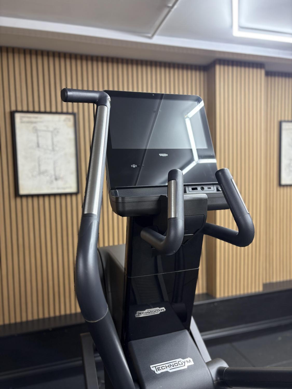 Technogym Artis Synchro Unity 3 (DB503U) Black - Image 3