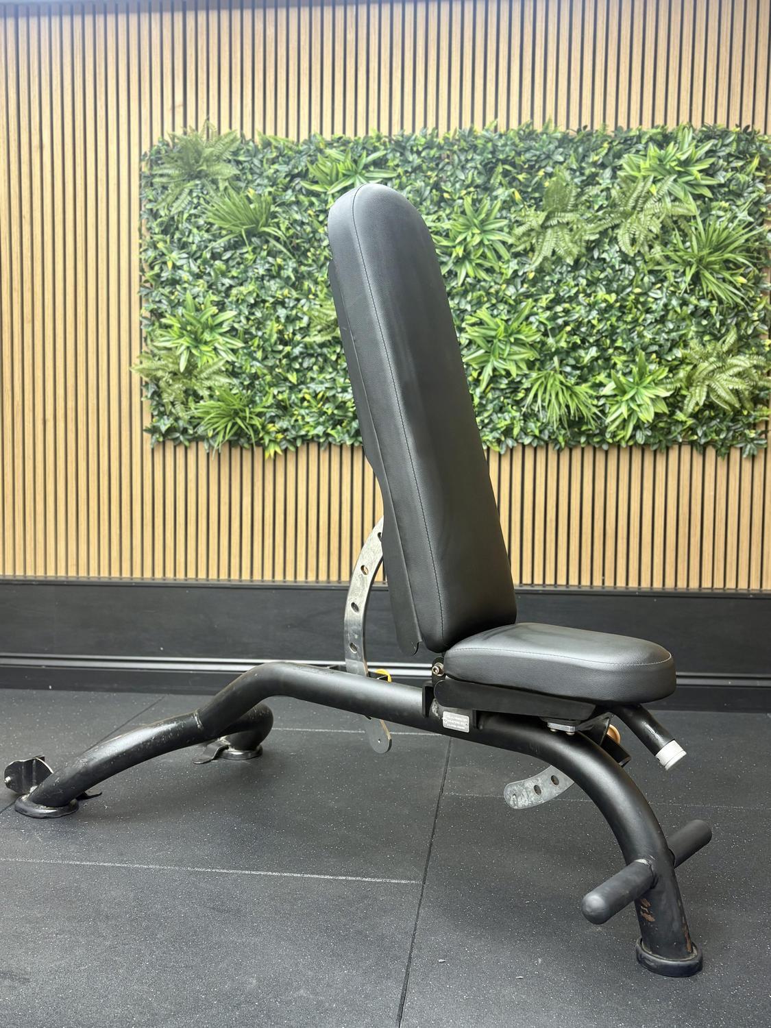 Matrix Aura G3 Adjustable Bench Black