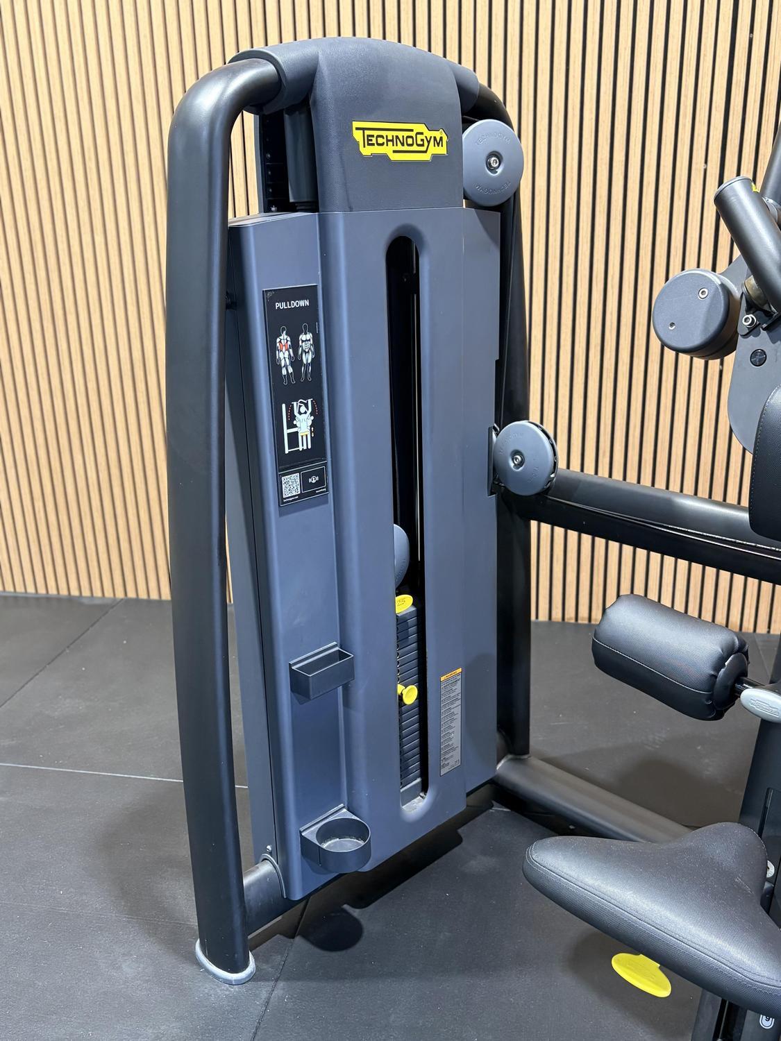 Technogym Selection Pro Pulldown (ML49) Anthracite Black - Image 6