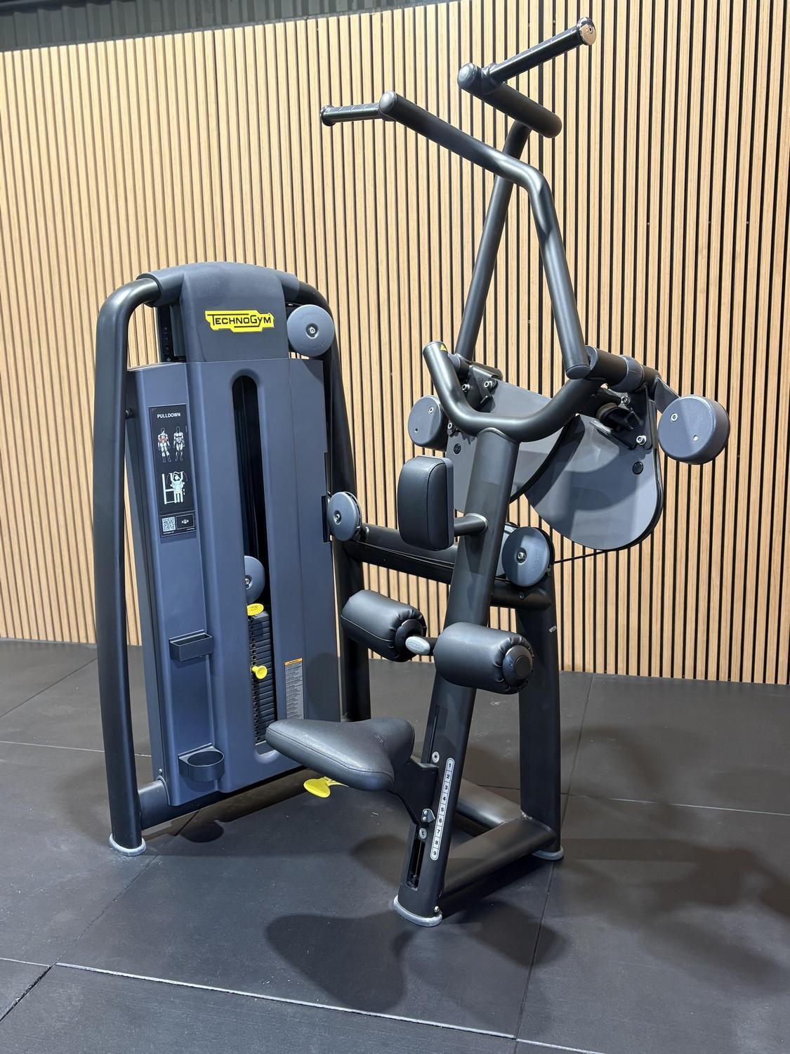 Technogym Selection Pro Pulldown (ML49) Anthracite Black - Image 7