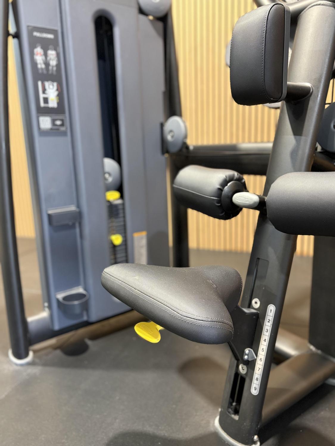Technogym Selection Pro Pulldown (ML49) Anthracite Black - Image 3