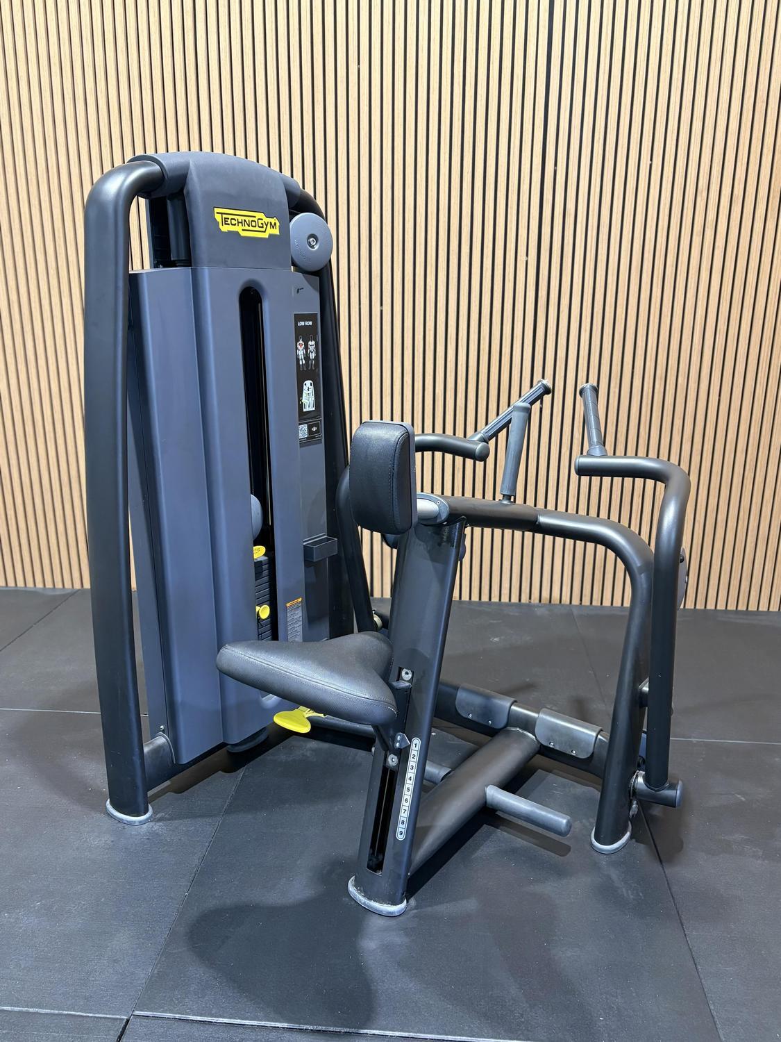 Technogym Selection Pro Low Row (ML80) Anthracite Black - Image 4