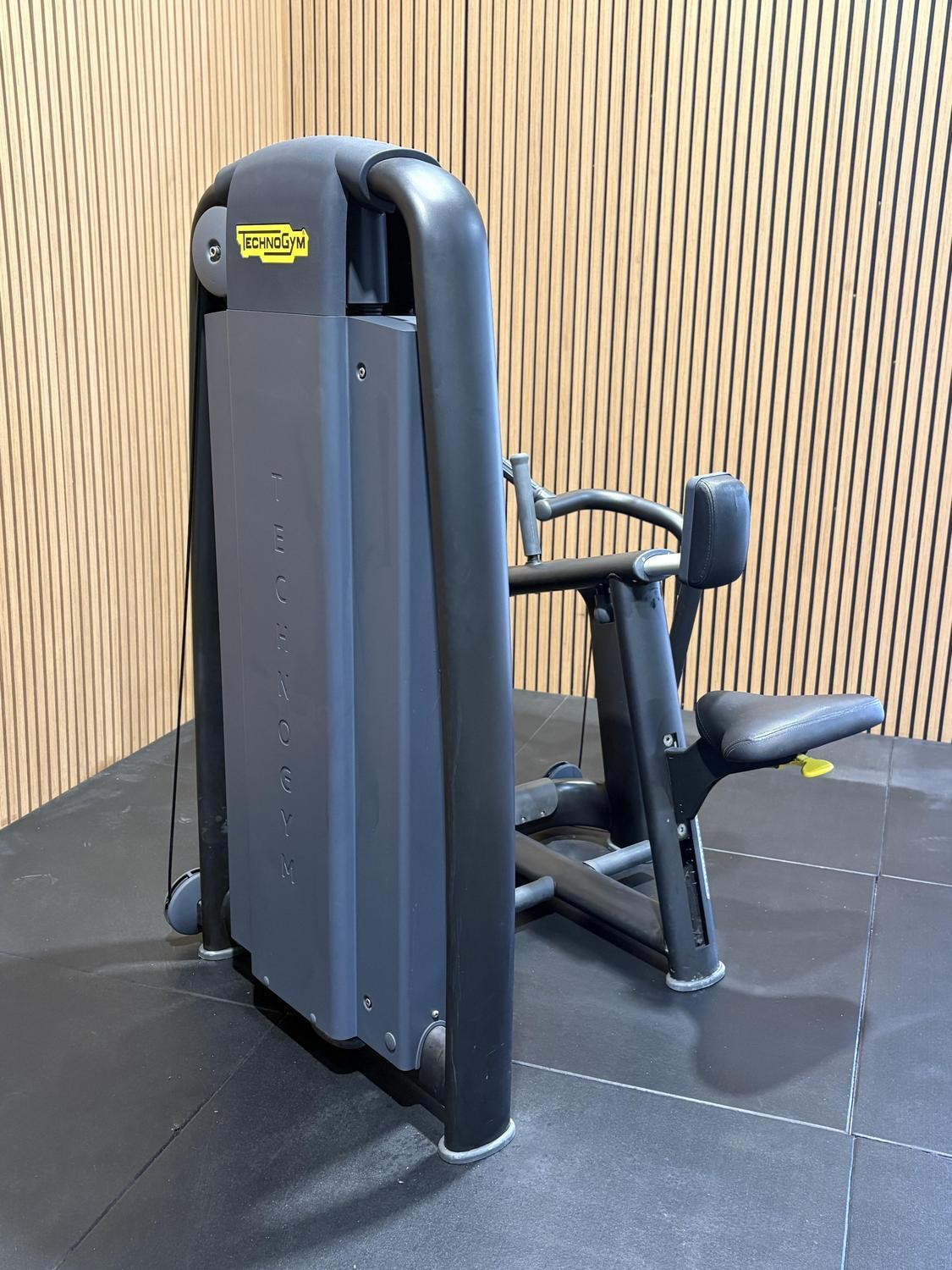 Technogym Selection Pro Low Row (ML80) Anthracite Black - Image 7