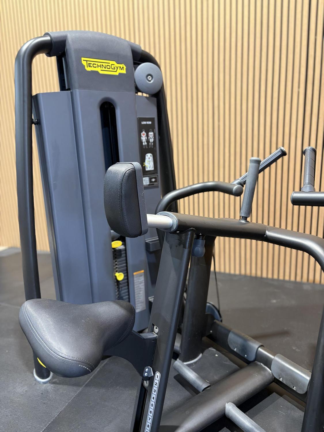 Technogym Selection Pro Low Row (ML80) Anthracite Black - Image 2