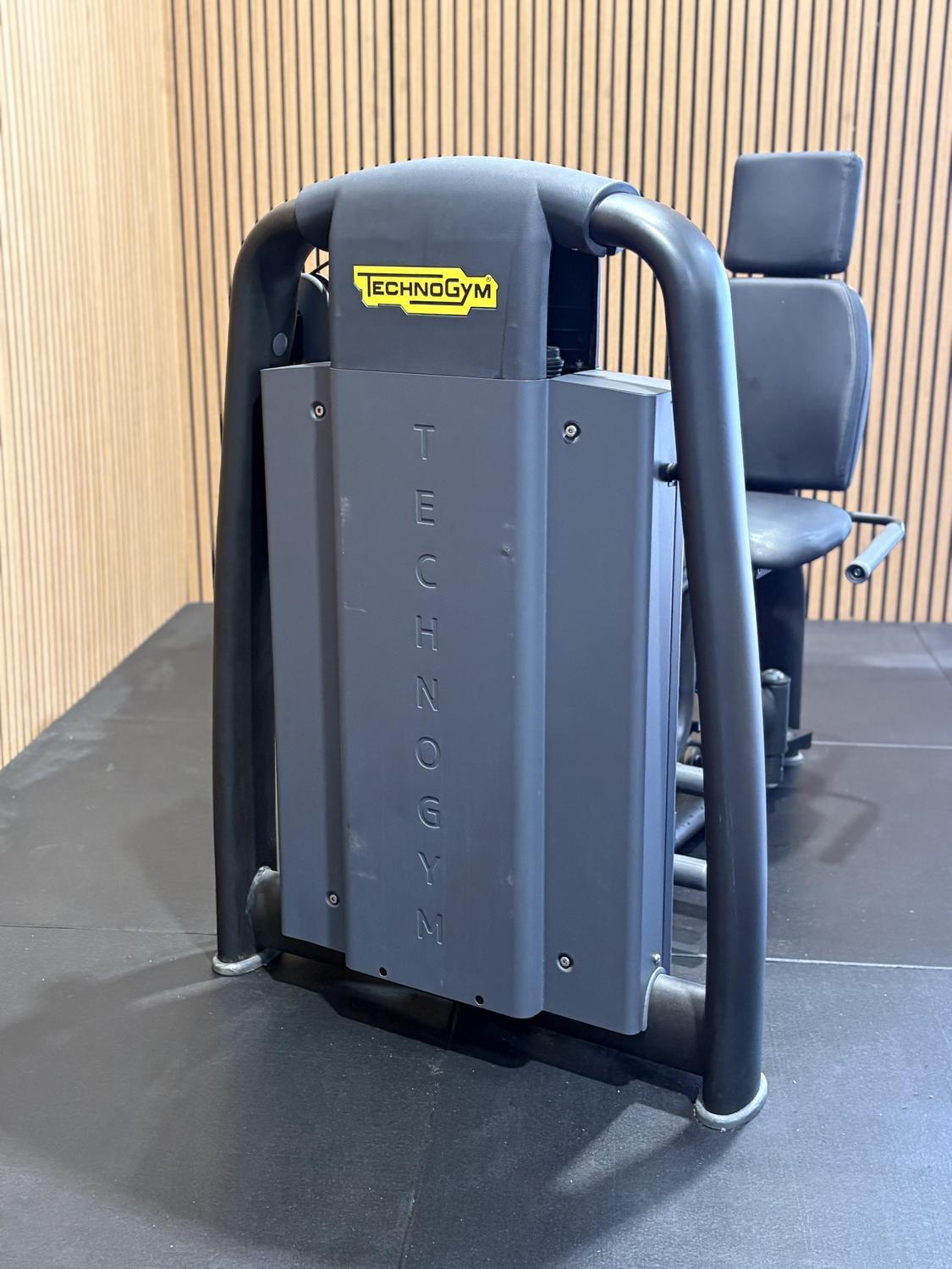 Technogym Selection Pro Adductor (ML17) Anthracite Black - Image 3