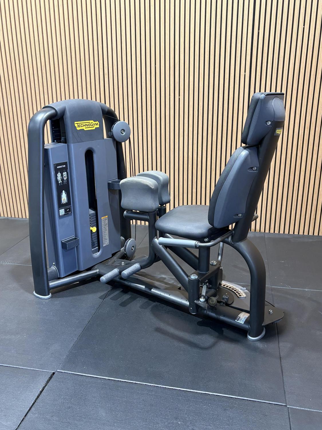 Technogym Selection Pro Adductor (ML17) Anthracite Black
