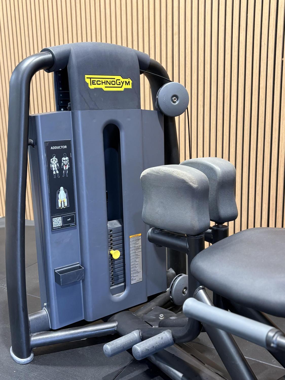 Technogym Selection Pro Adductor (ML17) Anthracite Black - Image 6