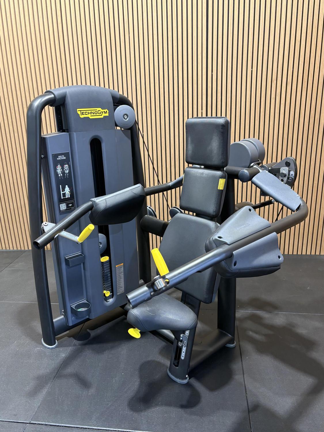 Technogym Selection Pro Delts (ML93) Anthracite Black