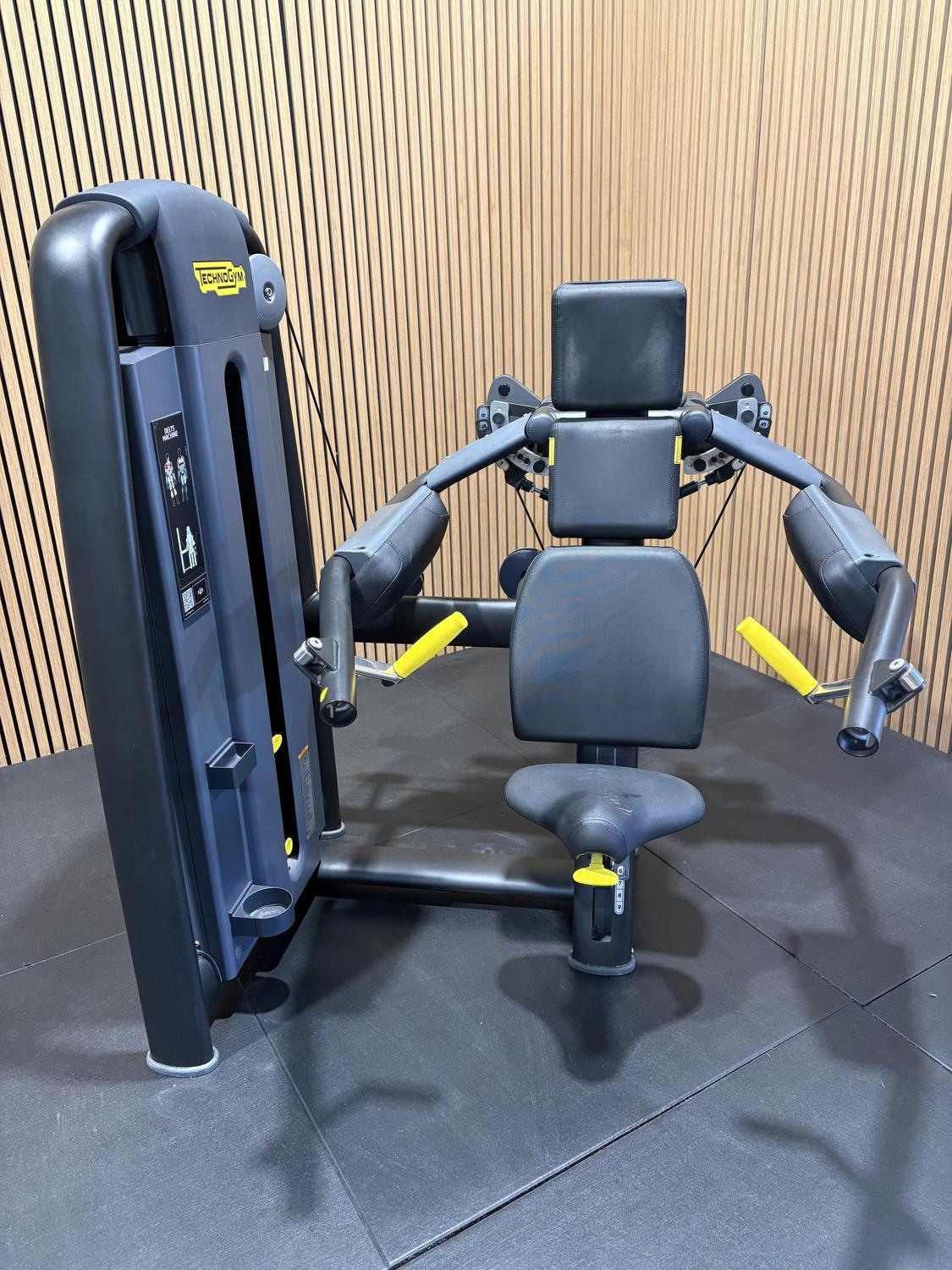 Technogym Selection Pro Delts (ML93) Anthracite Black - Image 7