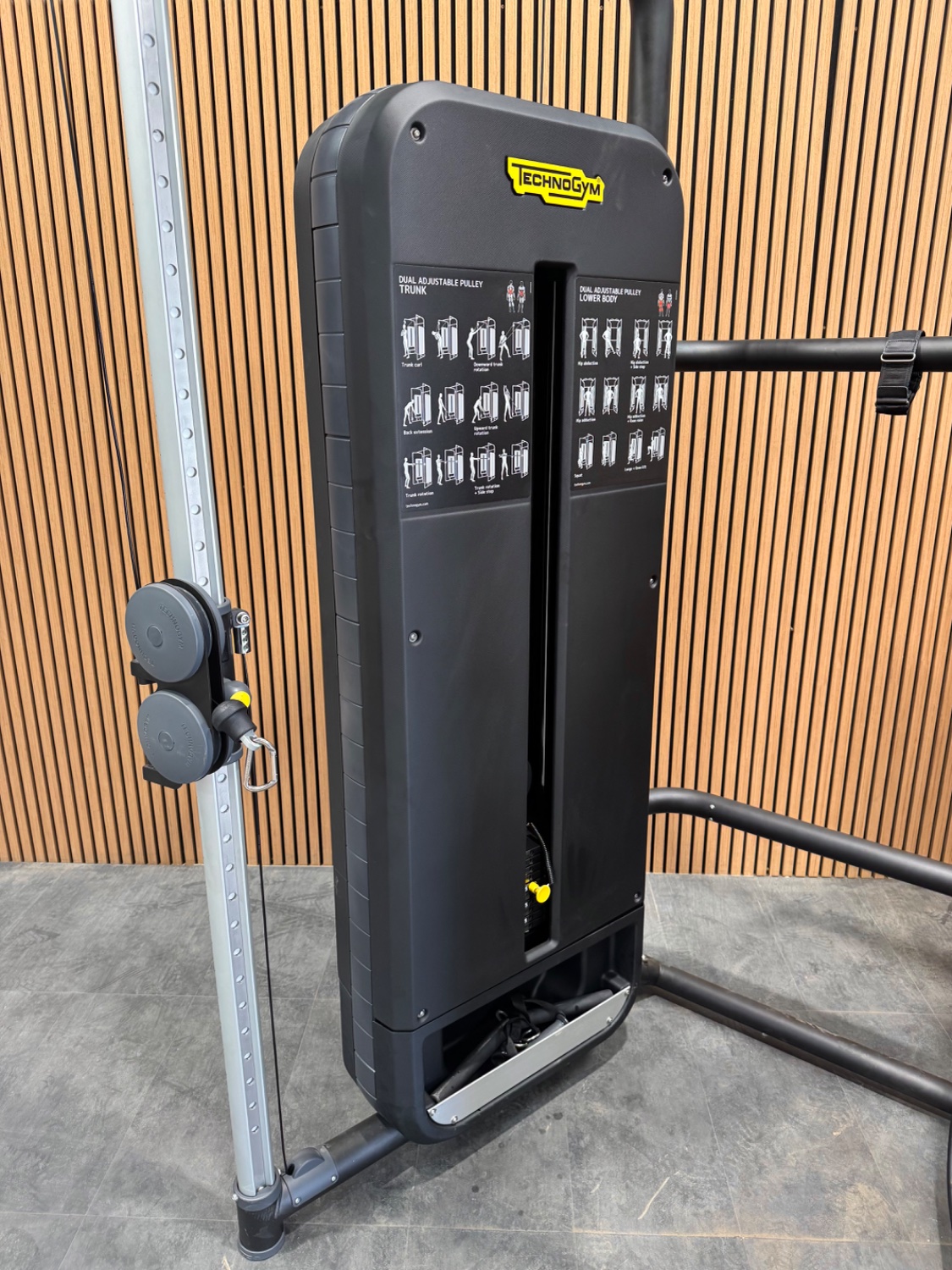Technogym Element+ Dual Adjustable Pulley Fitness (MB44) Black Black - Image 5