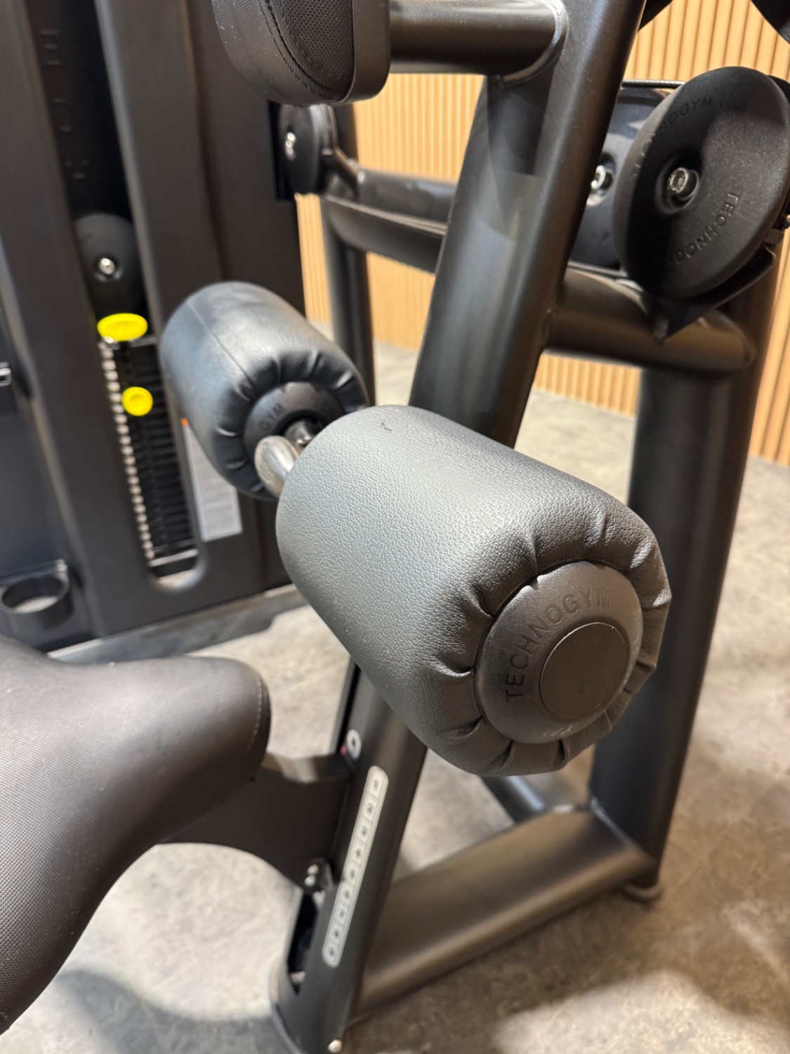 Technogym Selection 900 Pulldown (MNVP) Meteor Black - Image 5