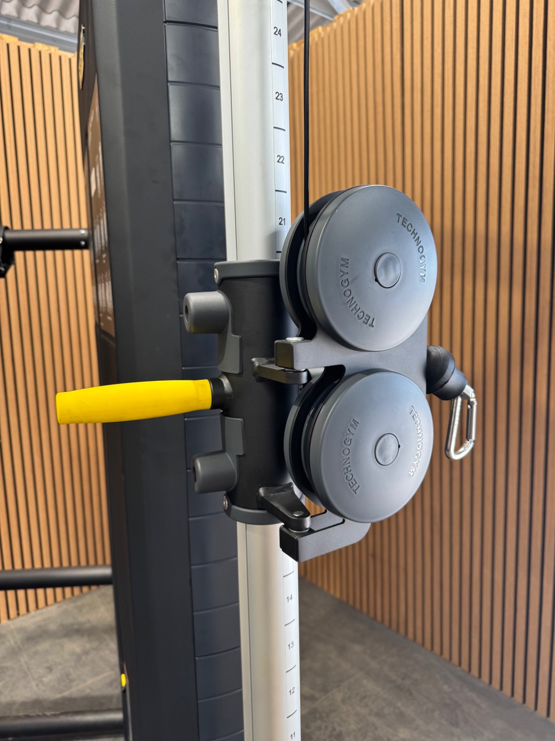 Technogym Element+ Dual Adjustable Pulley Fitness (MB44) Black Black - Image 3