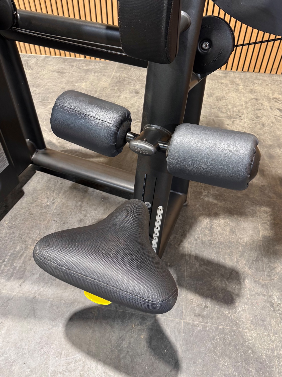 Technogym Selection 900 Pulldown (MNVP) Meteor Black - Image 3