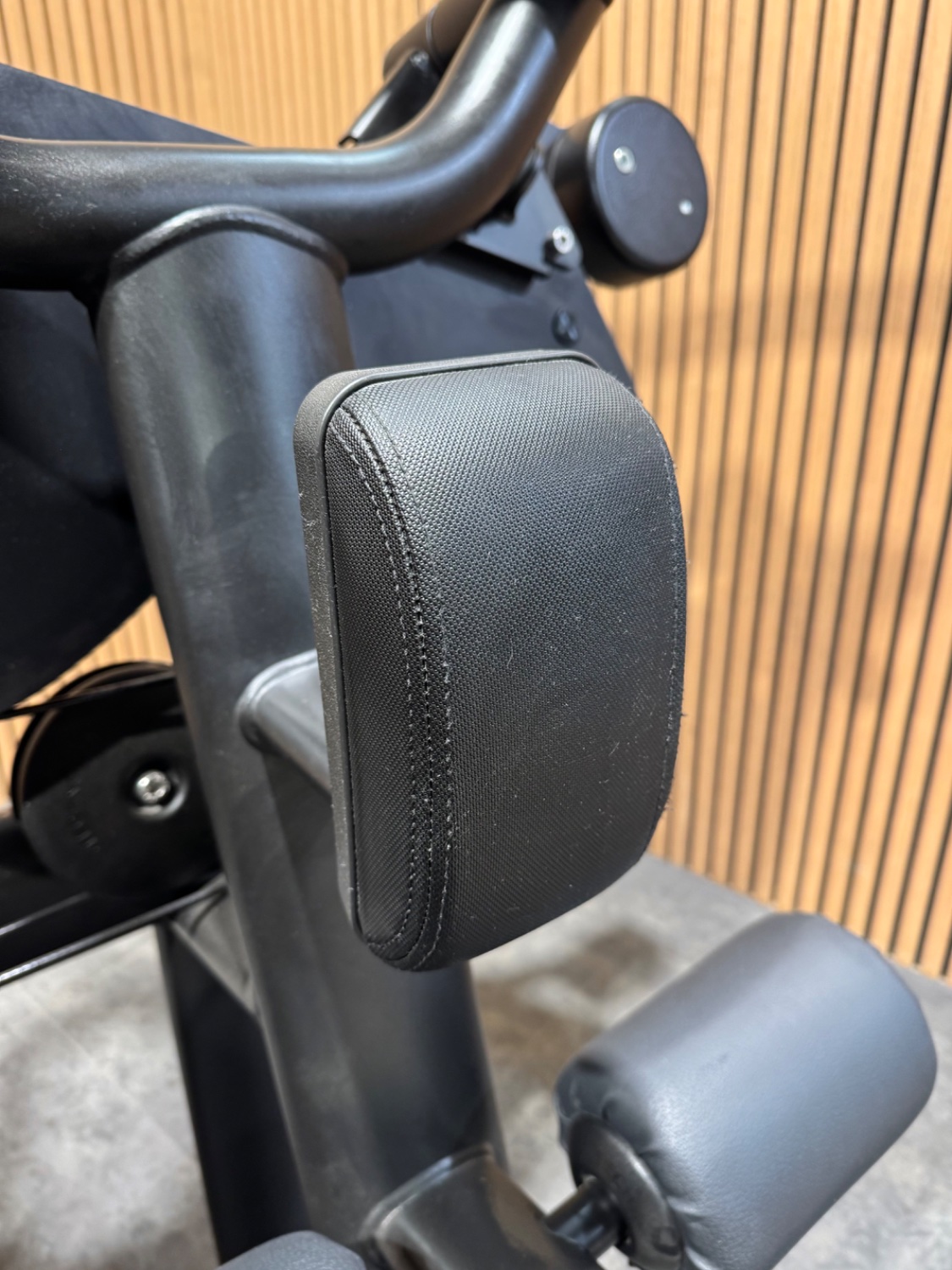Technogym Selection 900 Pulldown (MNVP) Meteor Black - Image 6