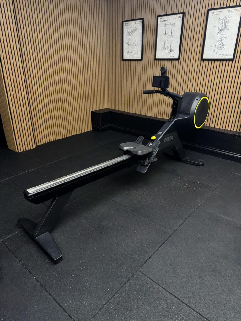 Technogym SKILLROW (DJR0ND) Black