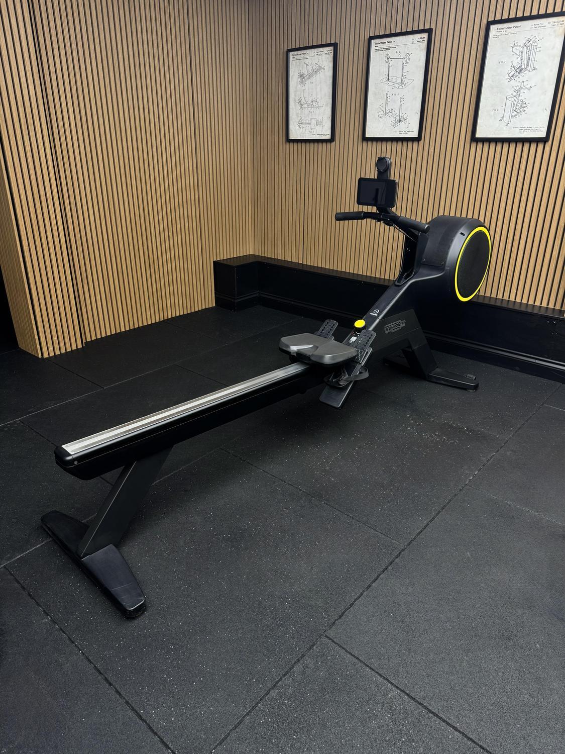 Technogym SKILLROW (DJR0ND) Black