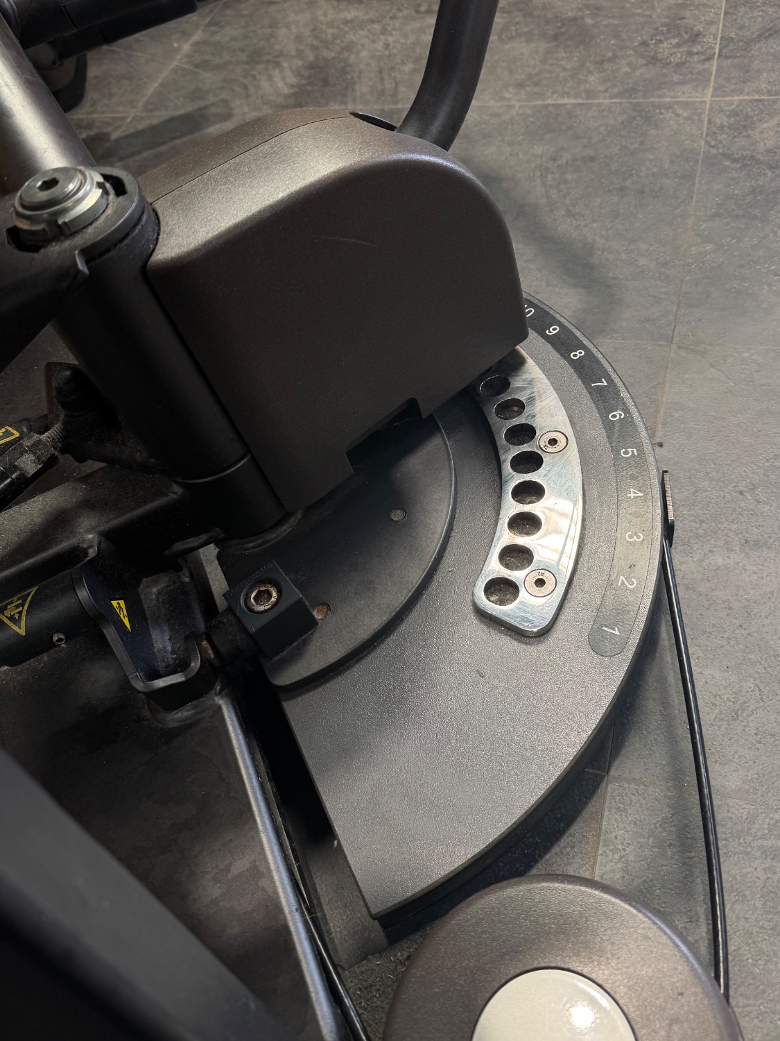 Technogym Artis Adductor (MK17) Carbon Grey - Image 6