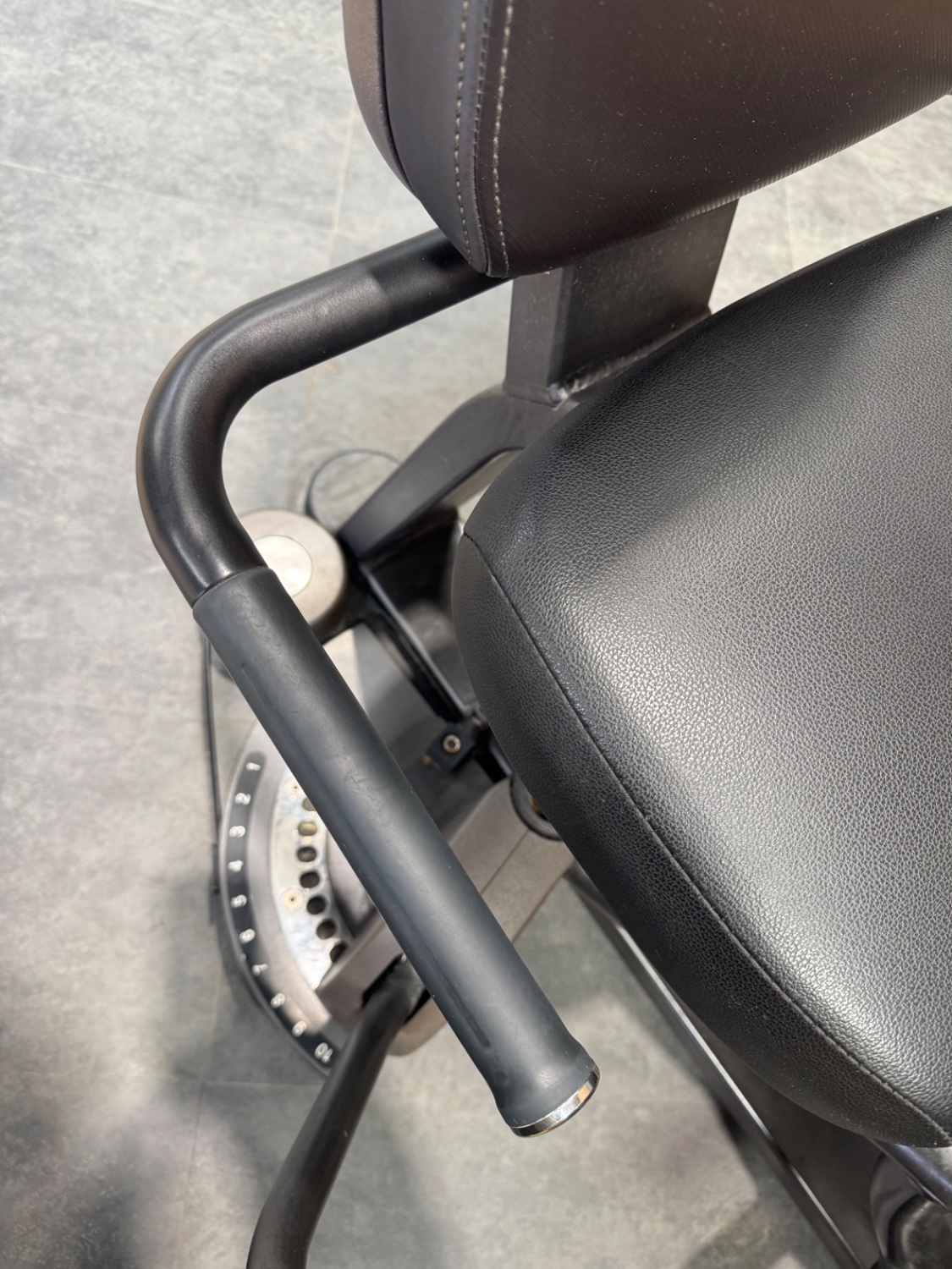 Technogym Artis Adductor (MK17) Carbon Grey - Image 5