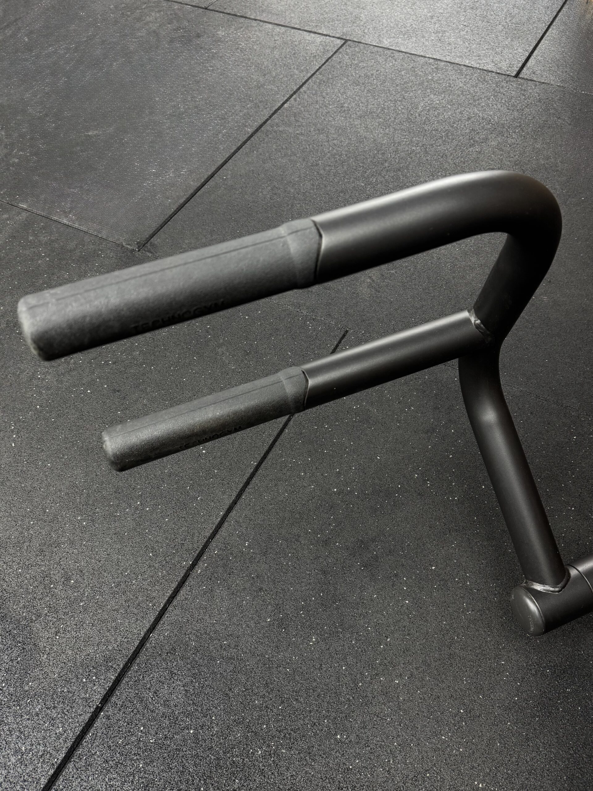 Technogym Selection 900 Chest Press Unity Mini (MNFP) Meteor Black - Image 6
