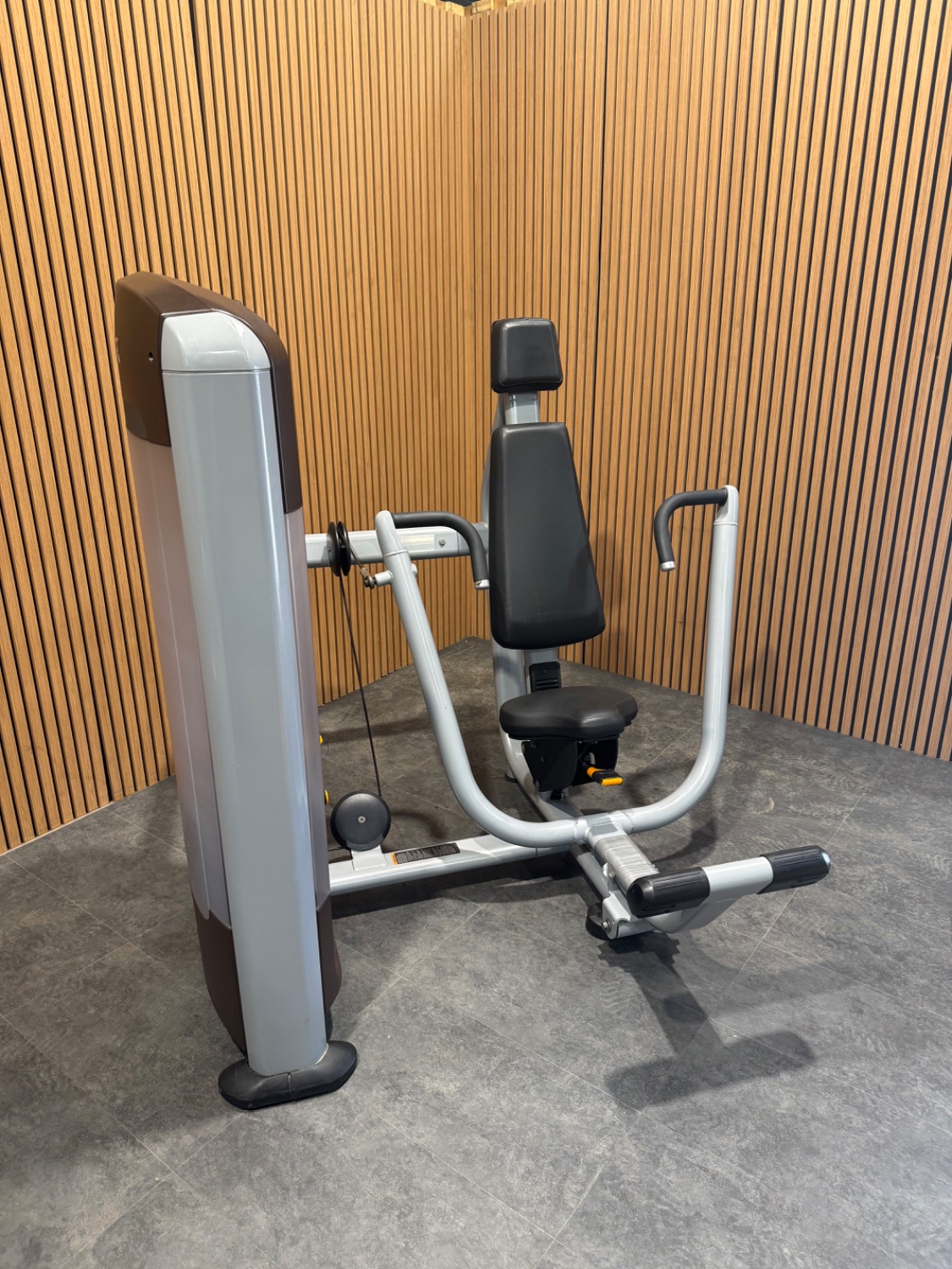 Precor Discovery Chest Press - Image 2
