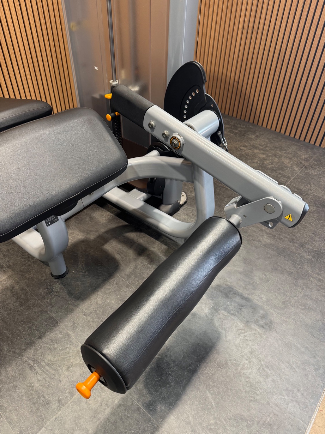 Precor Discovery Prone Leg Curl - Image 5