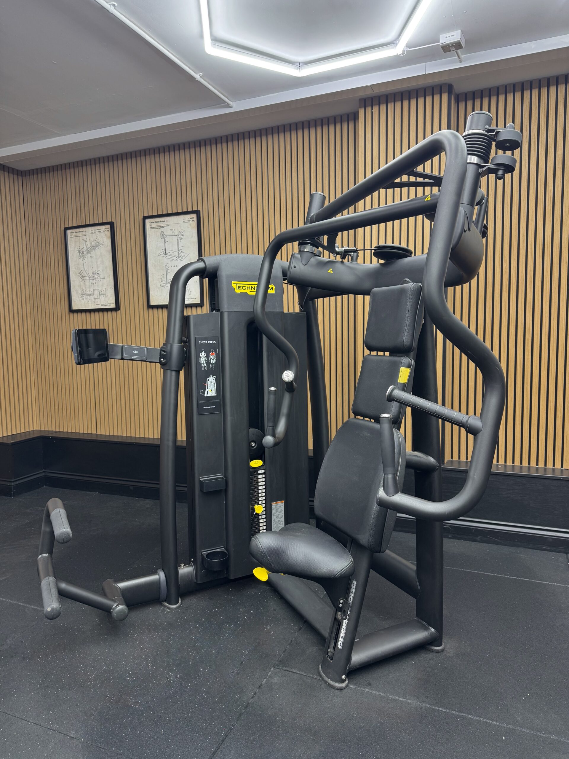Technogym Selection 900 Chest Press Unity Mini (MNFP) Meteor Black