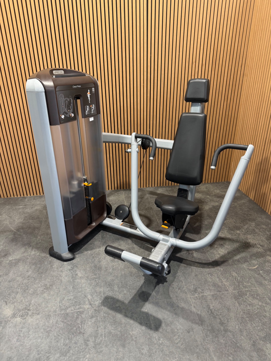 Precor Discovery Chest Press - Image 3