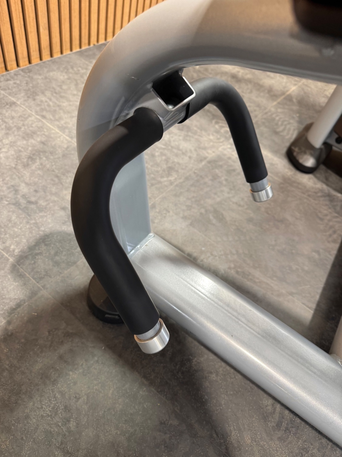 Precor Discovery Prone Leg Curl - Image 7