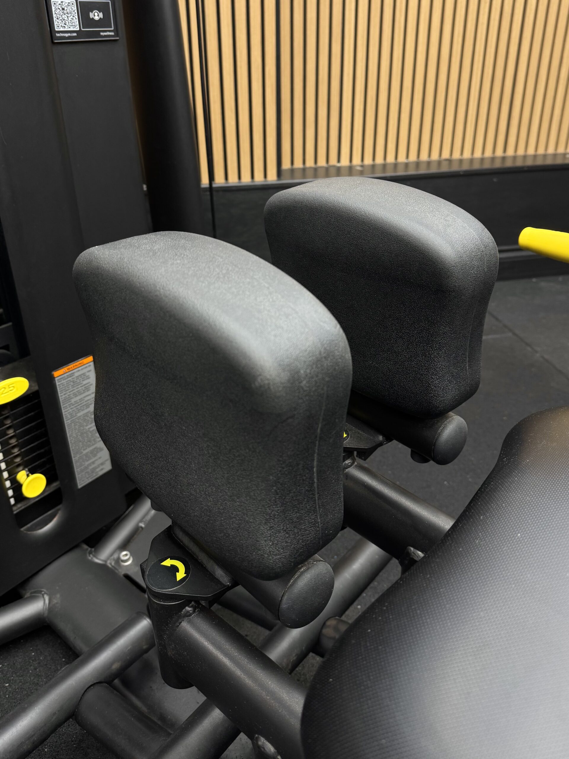 Technogym Selection 700 Dual Abductor/Adductor (MNOC) Meteor Black - Image 5
