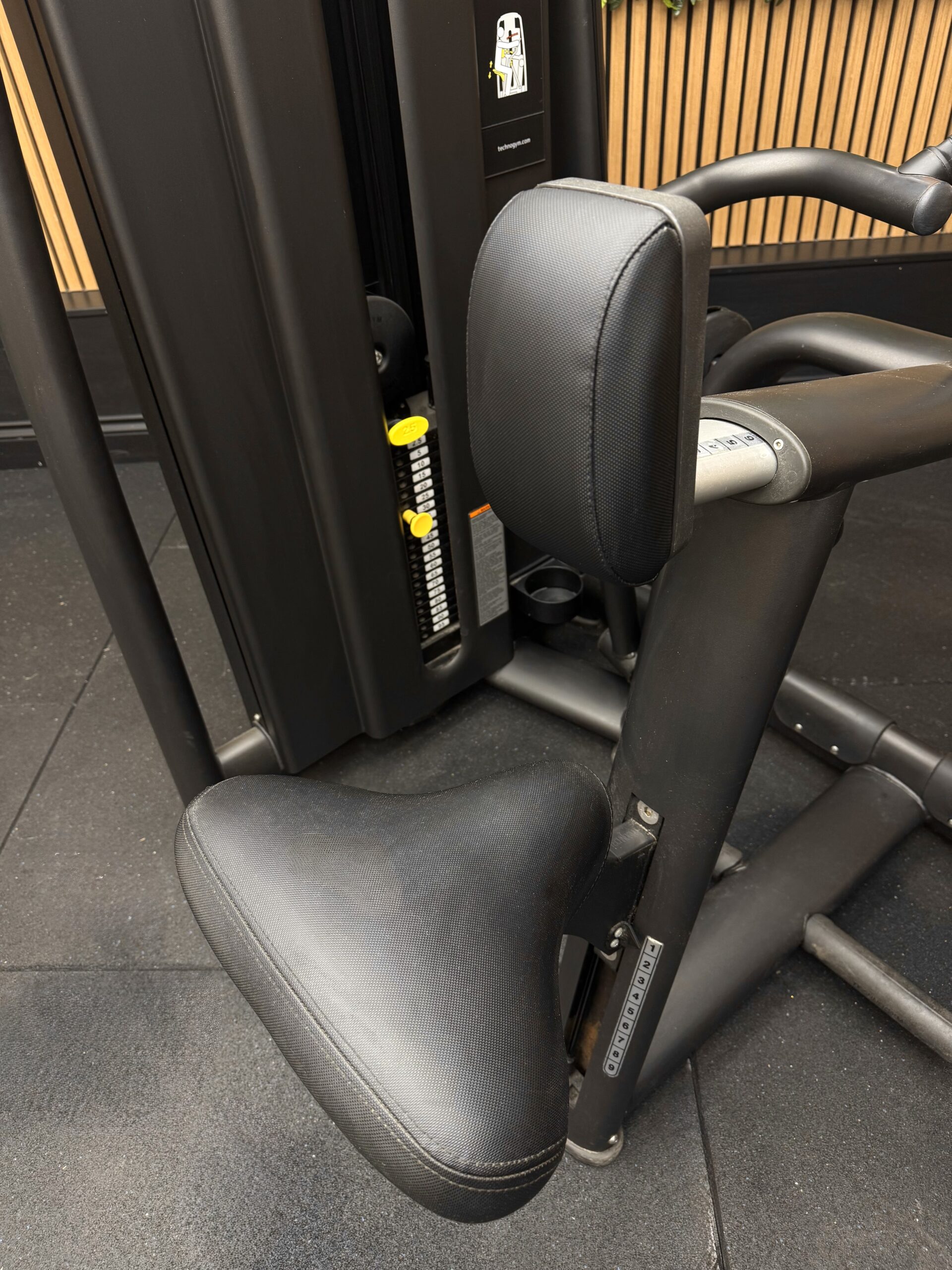 Technogym Selection 900 Low Row Unity Mini (MNHP) Meteor Black - Image 3