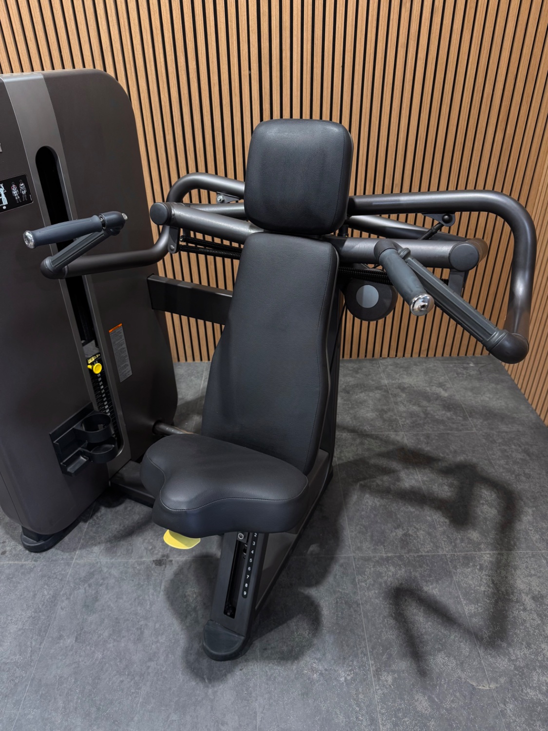 Technogym Artis Shoulder Press (MK69) Carbon Grey - Image 3