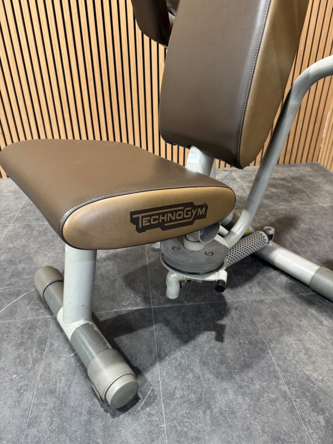 Technogym Easy Line (MC70) Pec Deck/Fly Champagne - Image 5