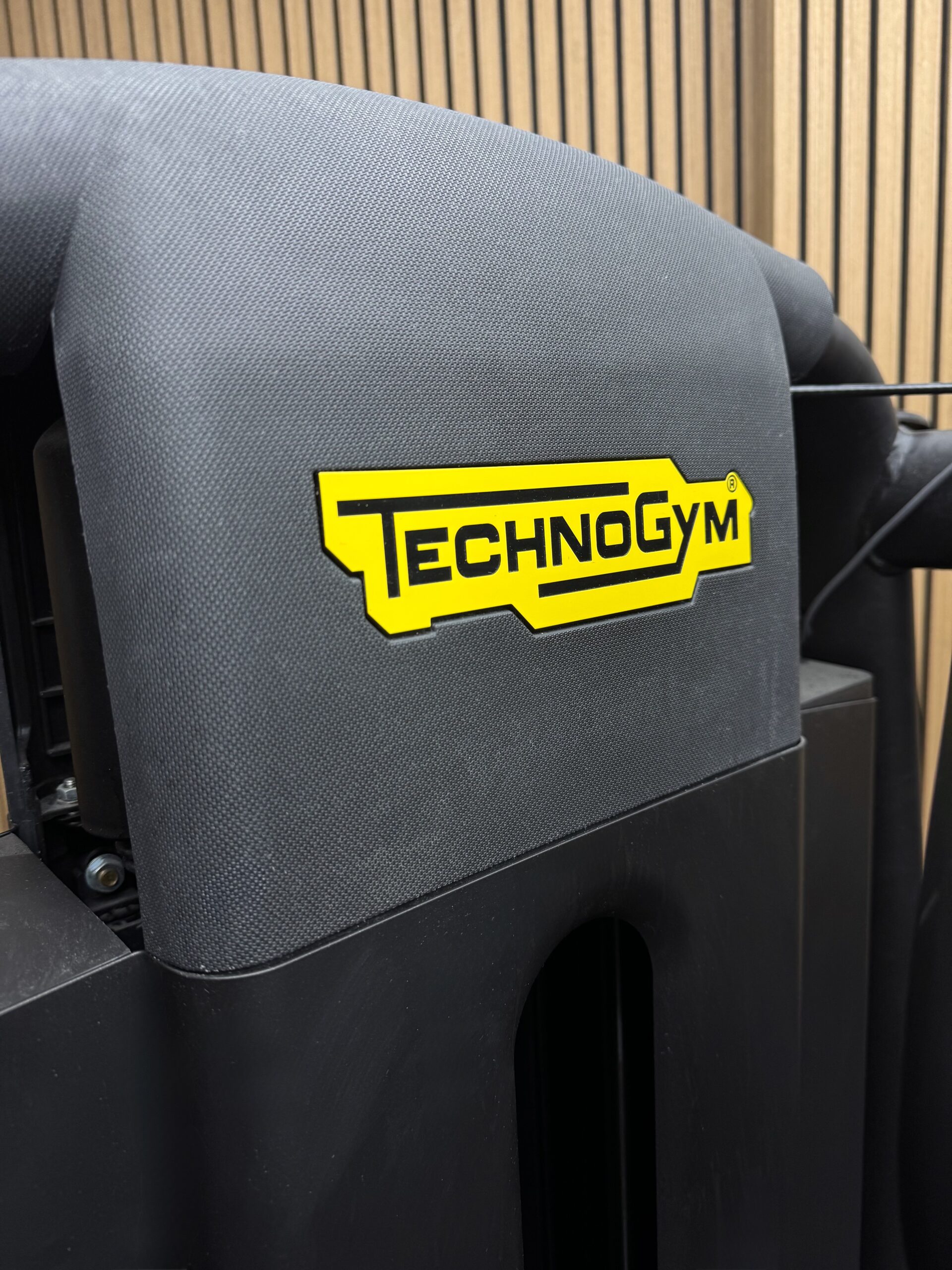 Technogym Selection 900 Chest Press Unity Mini (MNFP) Meteor Black - Image 8