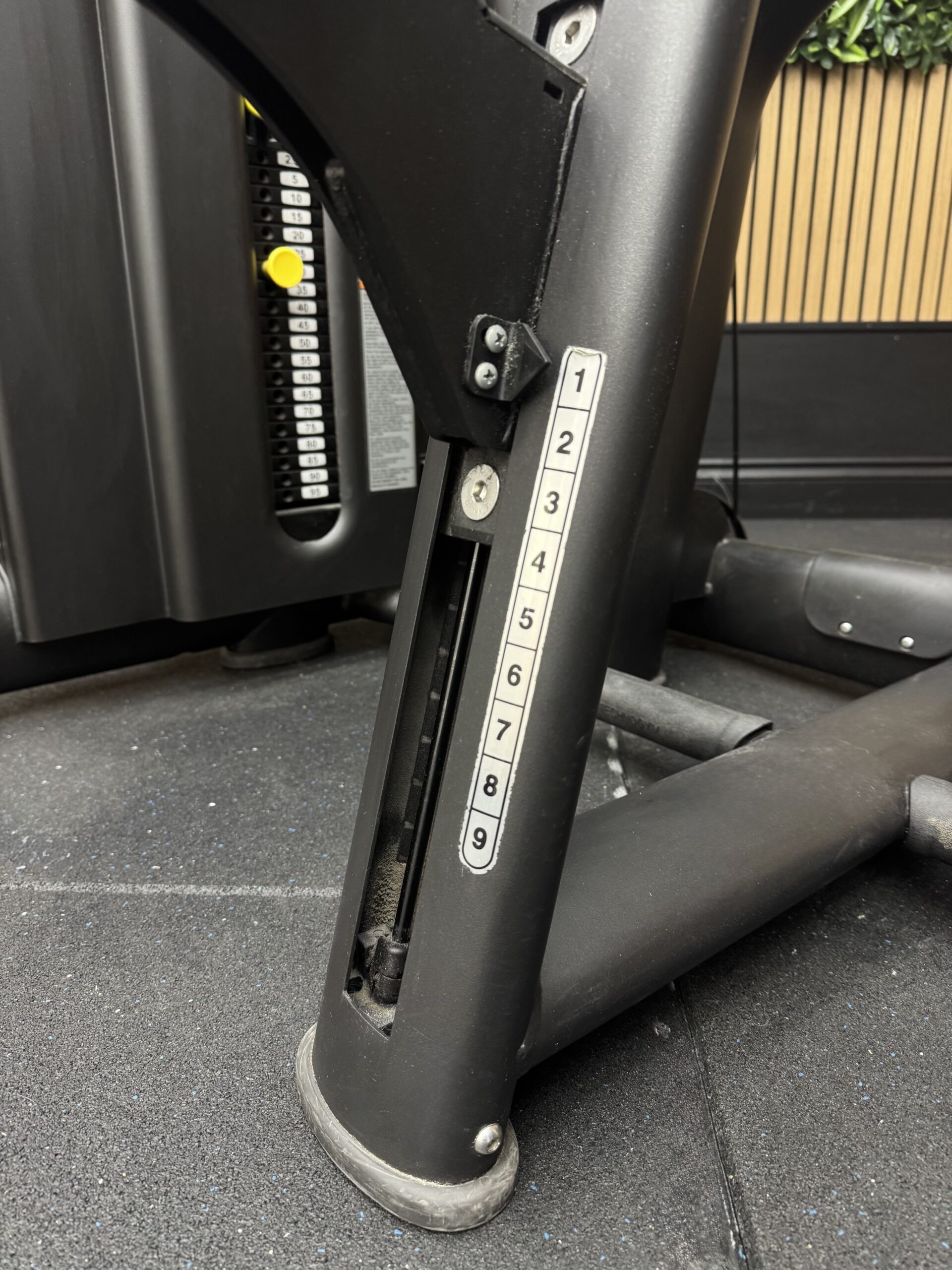 Technogym Selection 900 Low Row Unity Mini (MNHP) Meteor Black - Image 6