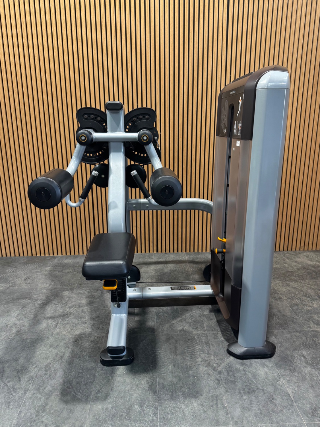 Precor Discovery Lateral Raise - Image 2