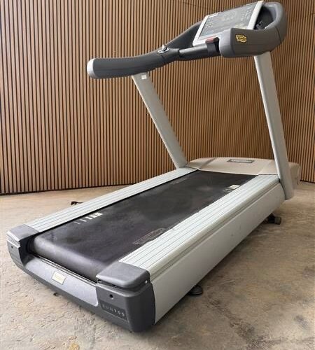 TECHNOGYM IFI RUN EXCITE 700 LED (C448) Silver