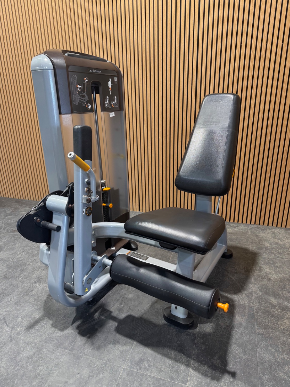 Precor Discovery Leg Extension - Image 2