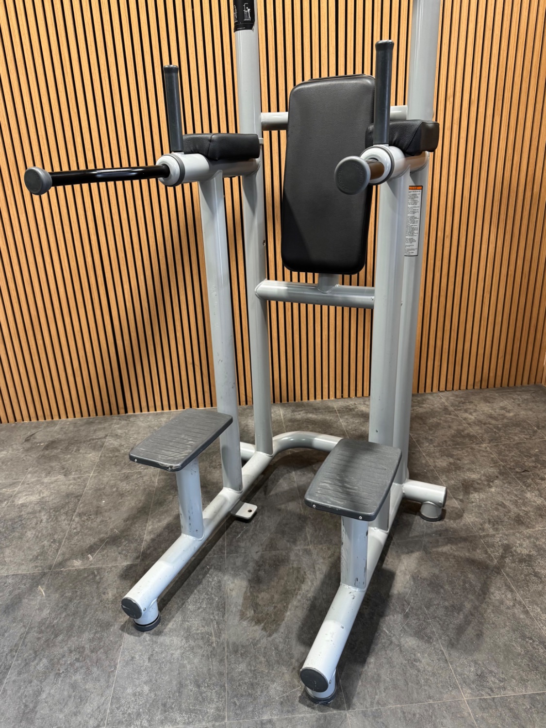 Technogym Element Chin Up Leg Raise (PA12) Anthracite Black - Image 3