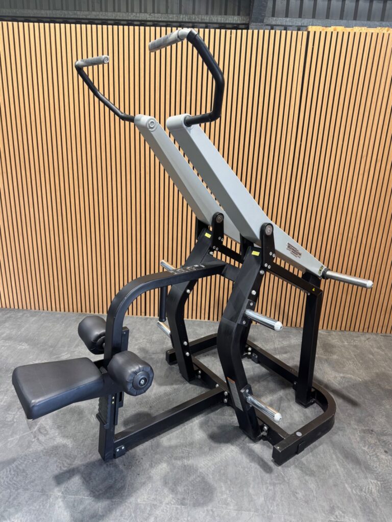 Technogym PURE STRENGTH Pulldown (MG2000) Black/Silver
