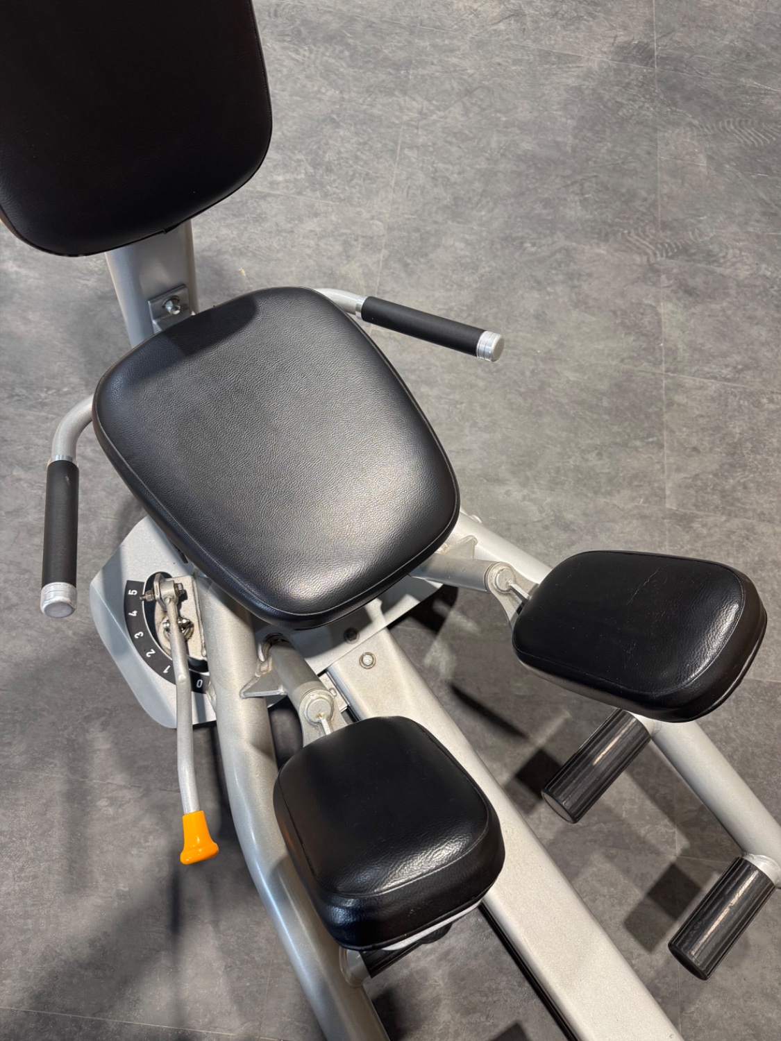 Precor Discovery Abductor/Adductor - Image 4