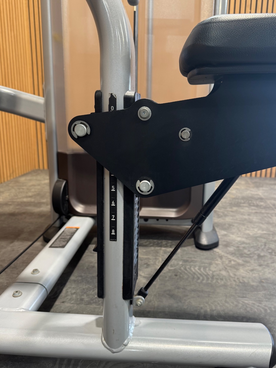 Precor Discovery Lateral Raise - Image 5