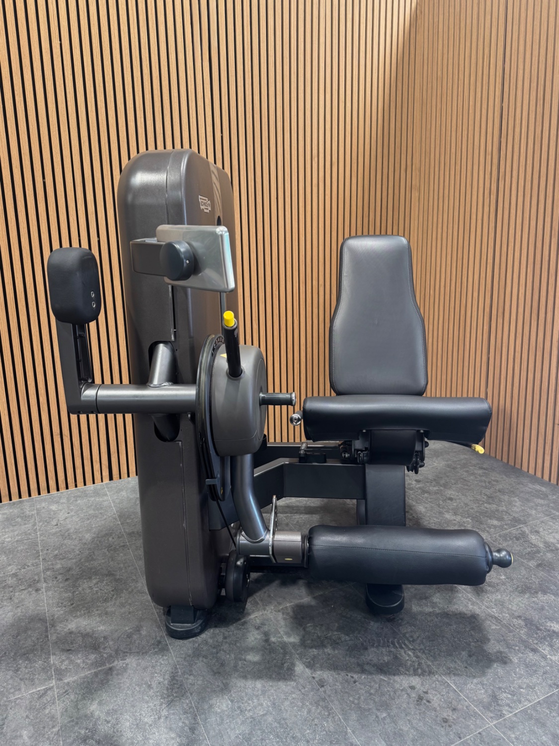 Technogym Artis Leg Extension (MK91) Carbon Grey - Image 2