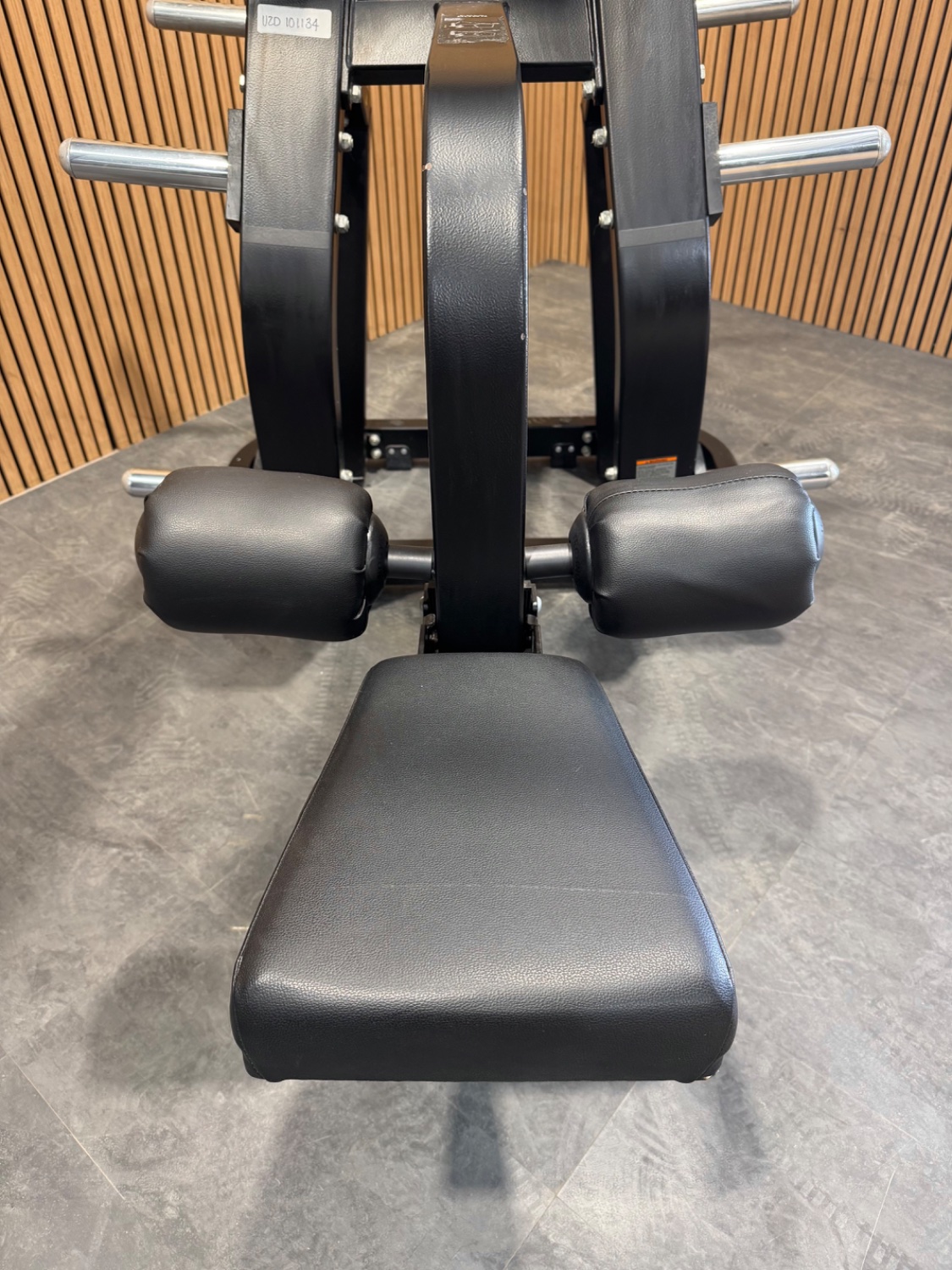 Technogym PURE STRENGTH Pulldown (MG2000) Black/Silver - Image 3