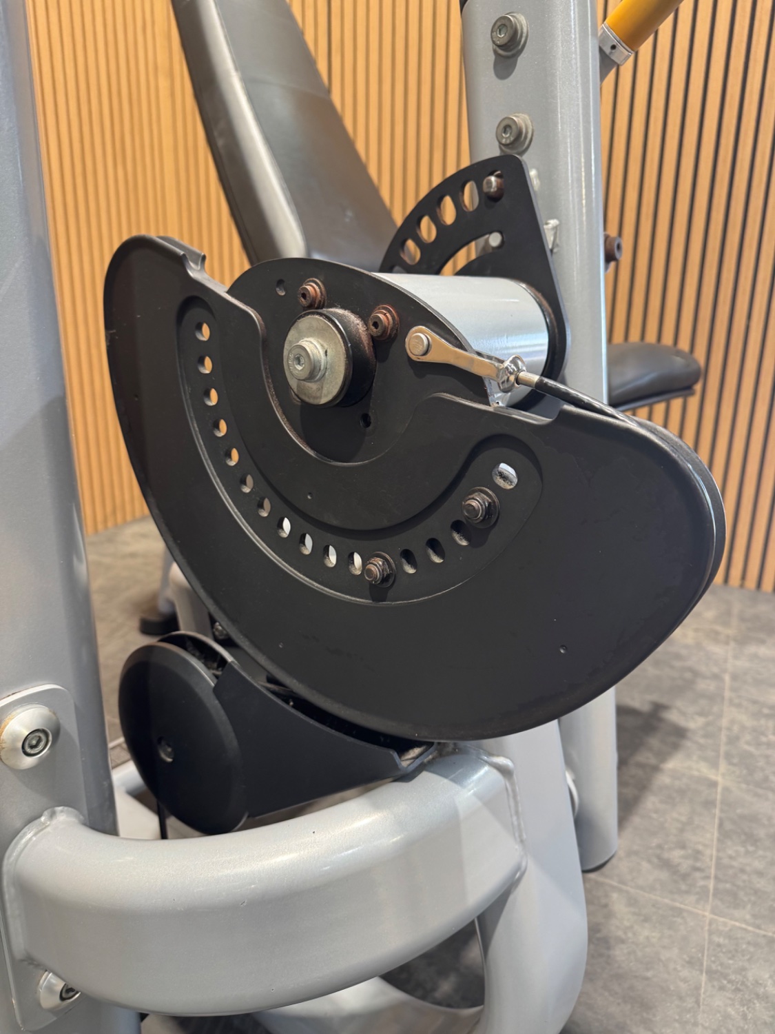Precor Discovery Leg Extension - Image 7
